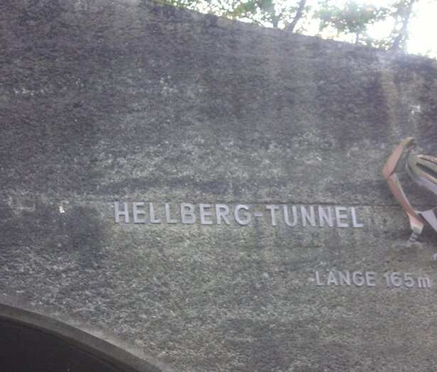 Injektion von Dehnfugen und Rissen, Hellbergtunnel
Injektion von Dehnfugen und Rissen, Hellbergtunnel