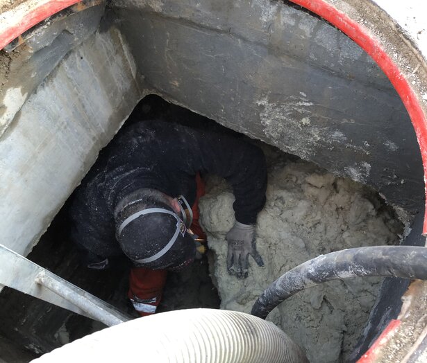 Shaft sealing under pressurized water, Naples Shaft sealing under pressurized water, Naples