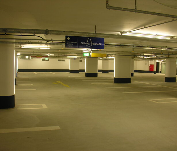Arbeitsfugenabdichtung in der Tiefgarage, Europa Passage Hamburg