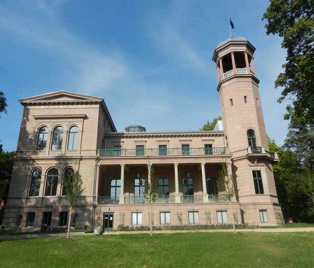 Abdichtung der Fassade und der Balkone, Schloss Biesdorf
Abdichtung der Fassade und der Balkone, Schloss Biesdorf