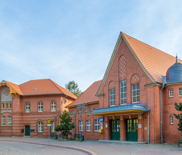 Sanierung des Bahnhofs, Heringsdorf auf Usedom
Sanierung des Bahnhofs, Heringsdorf auf Usedom